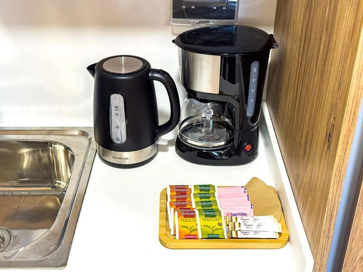 Chic 1Br - Big Balcony - Near Adgm - Cleveland - Galleria Abu Dhabi